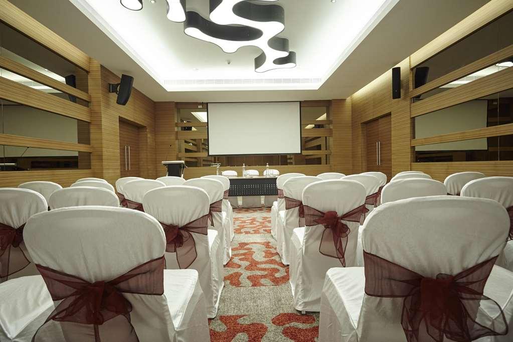 Turyaa Chennai - Omr It Expressway Hotel Restoran foto